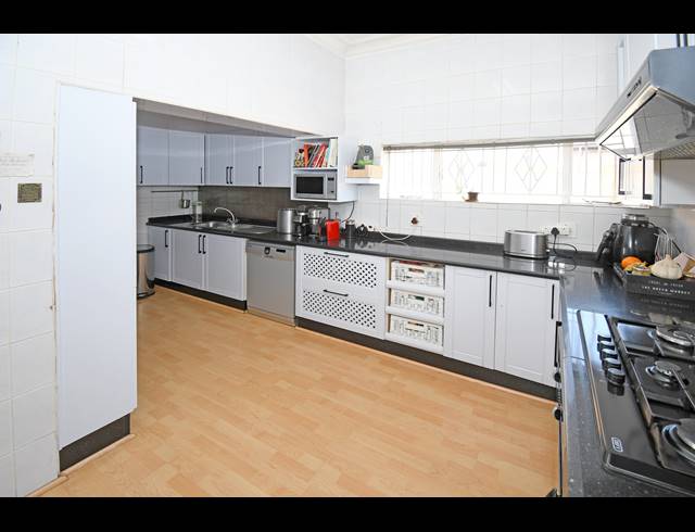 3 BEDROOM HOUSE FOR SALE IN CROSBY